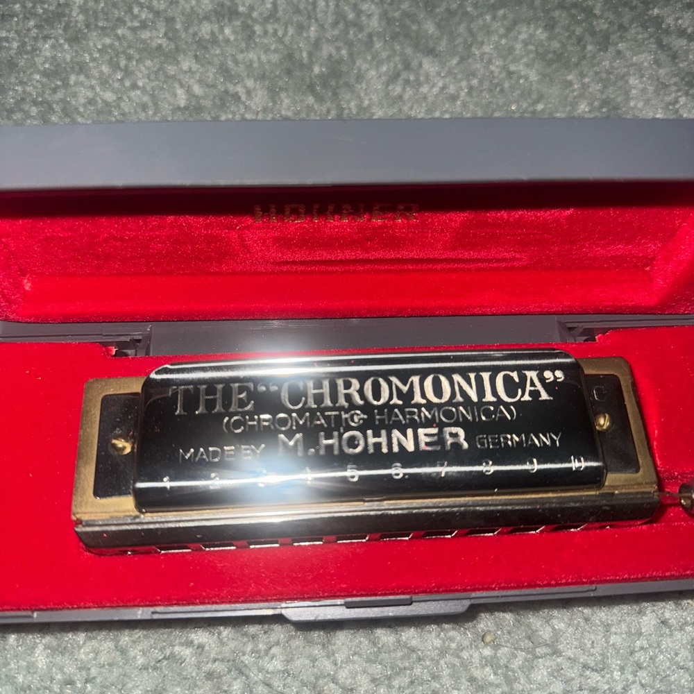 Never been played - Hohner Chromonica Harmonica in Black and Gold